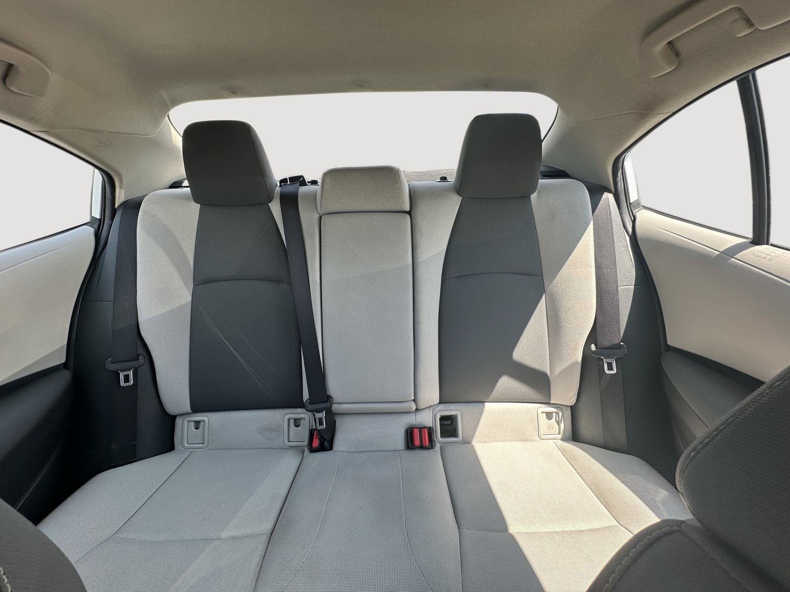 Used 2022 Toyota Corolla LE FWD image 12