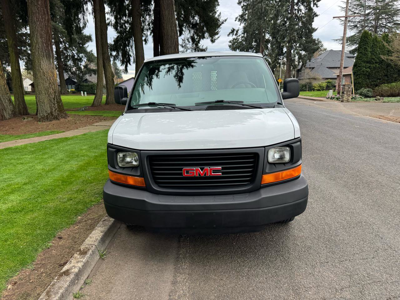 Used 2009 GMC Savana 3500 G3500 Cargo image 8