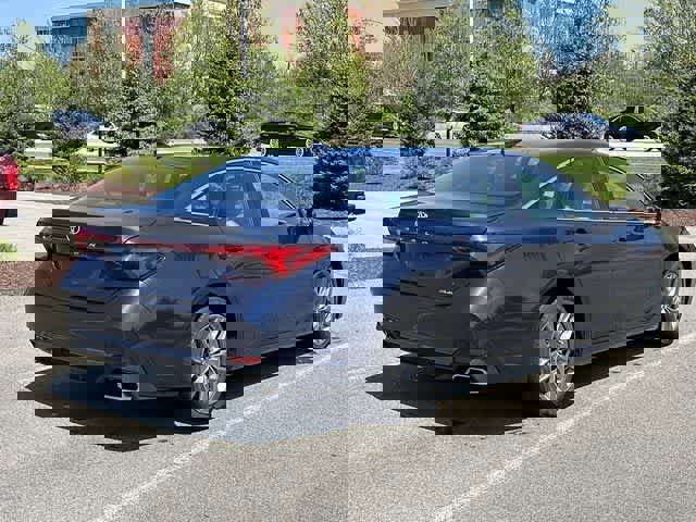 Used 2019 Toyota Avalon XLE w/ Moonroof Package FWD image 22