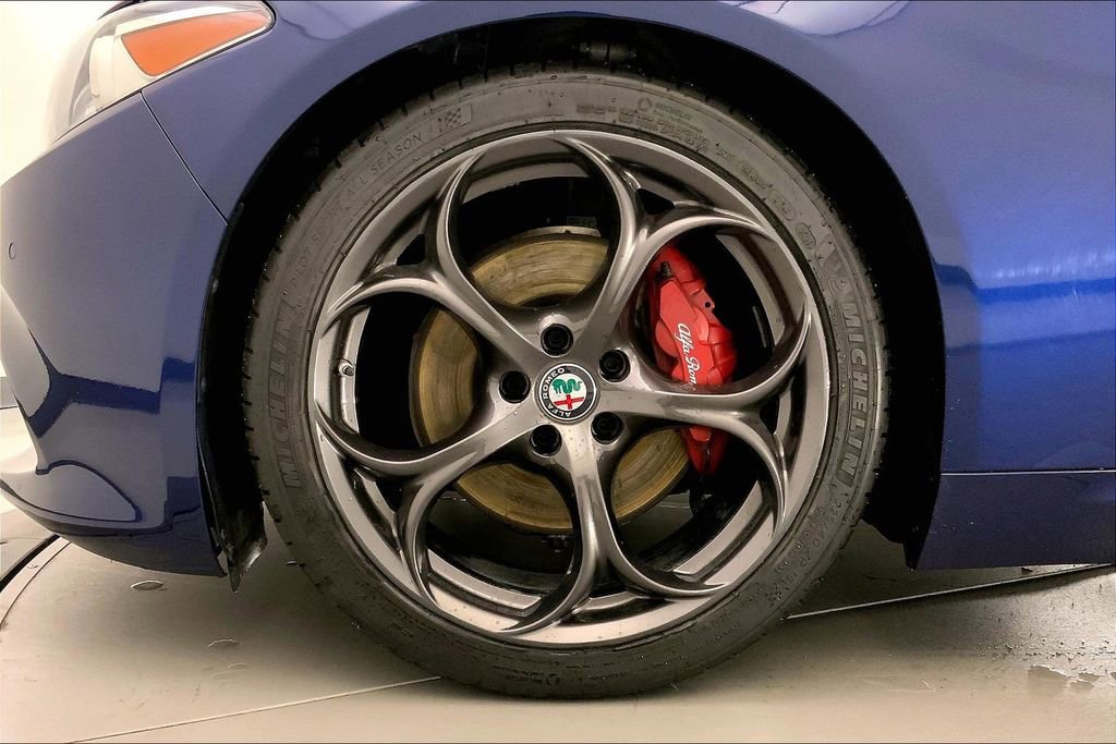 Used 2017 Alfa Romeo Giulia Ti w/ TI 19" Sport Package image 8