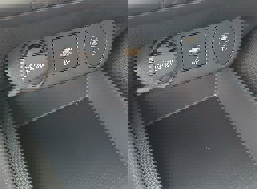 New 2025 Hyundai Elantra SE image 29