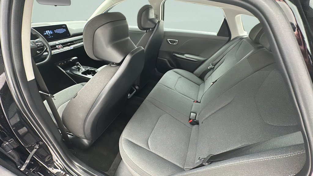Used 2025 Kia K4 FWD image 9