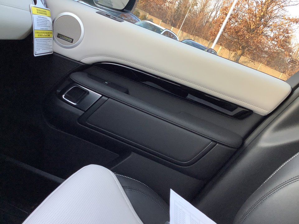 New 2026 Land Rover Discovery S AWD/4WD image 35