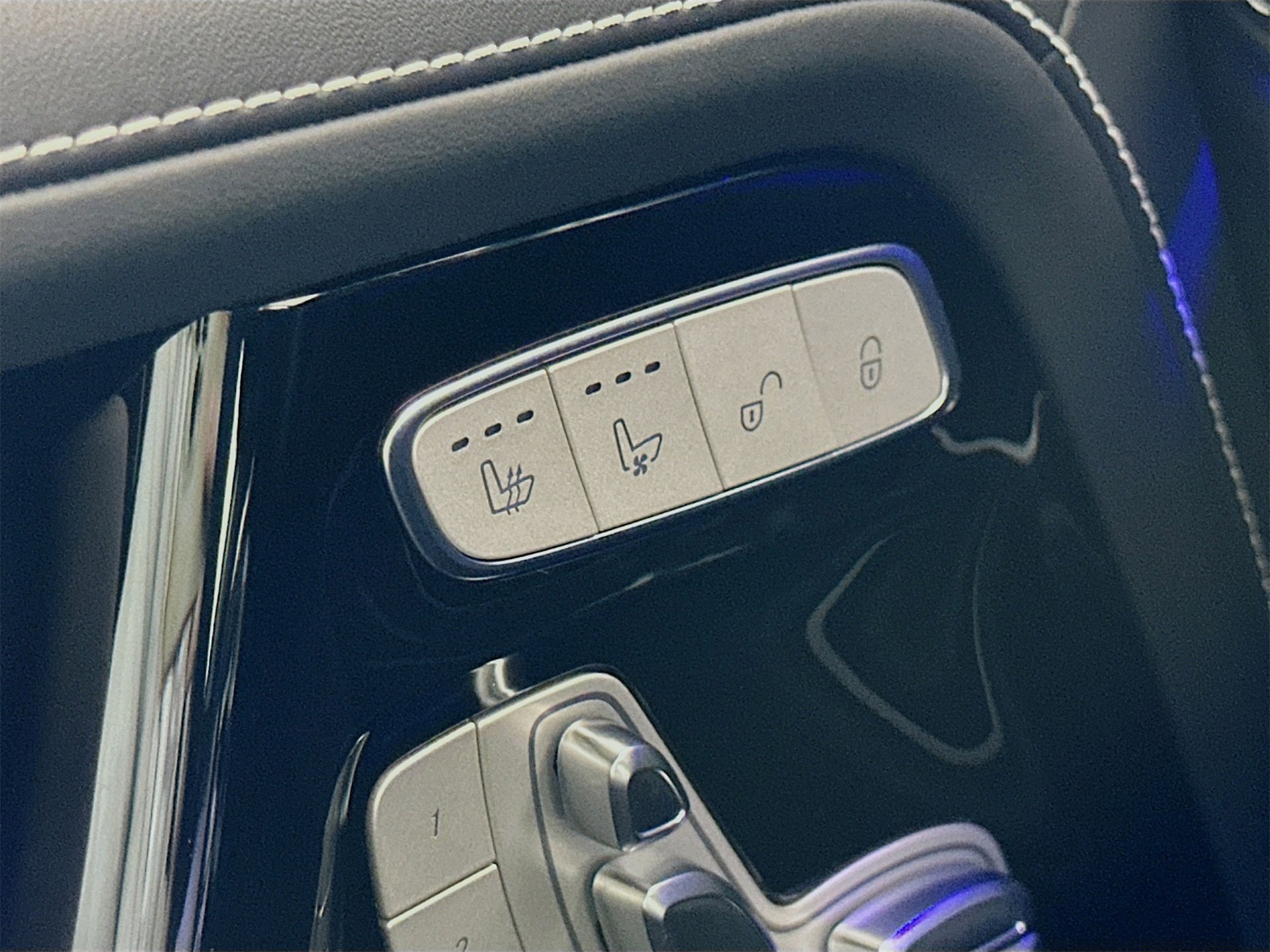 Used 2025 Mercedes-Benz G 550 G 550 image 22