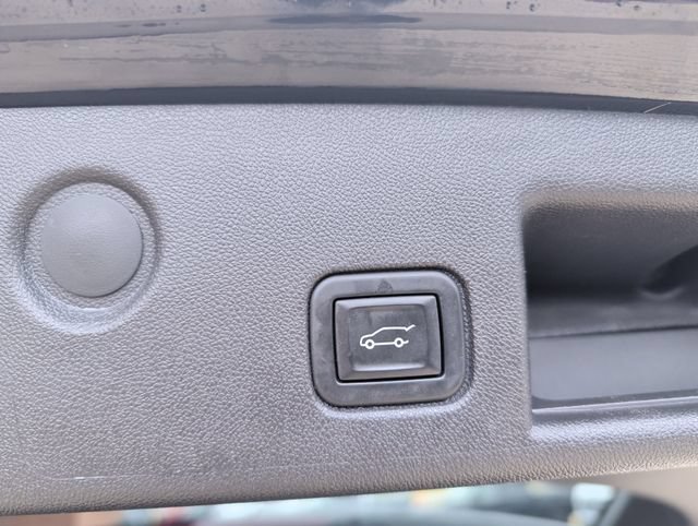 Used 2024 Chevrolet Equinox LT w/ LPO, Cargo Package FWD image 28