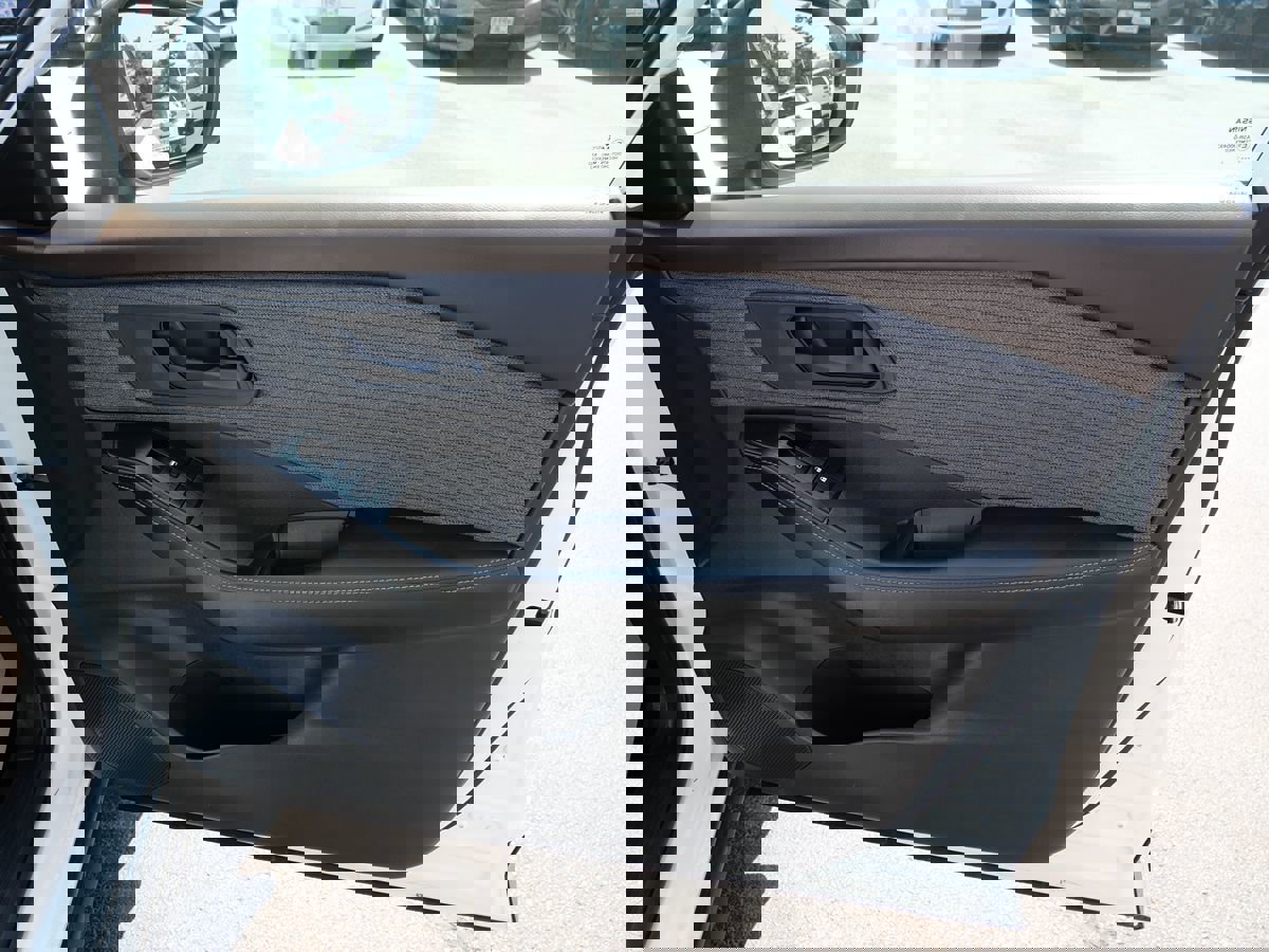 Used 2021 Nissan Rogue S image 25