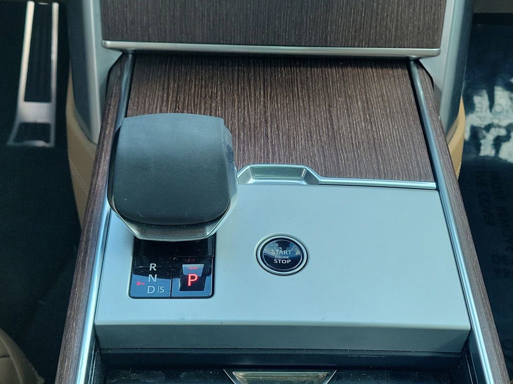Certified 2024 Land Rover Range Rover SE image 21
