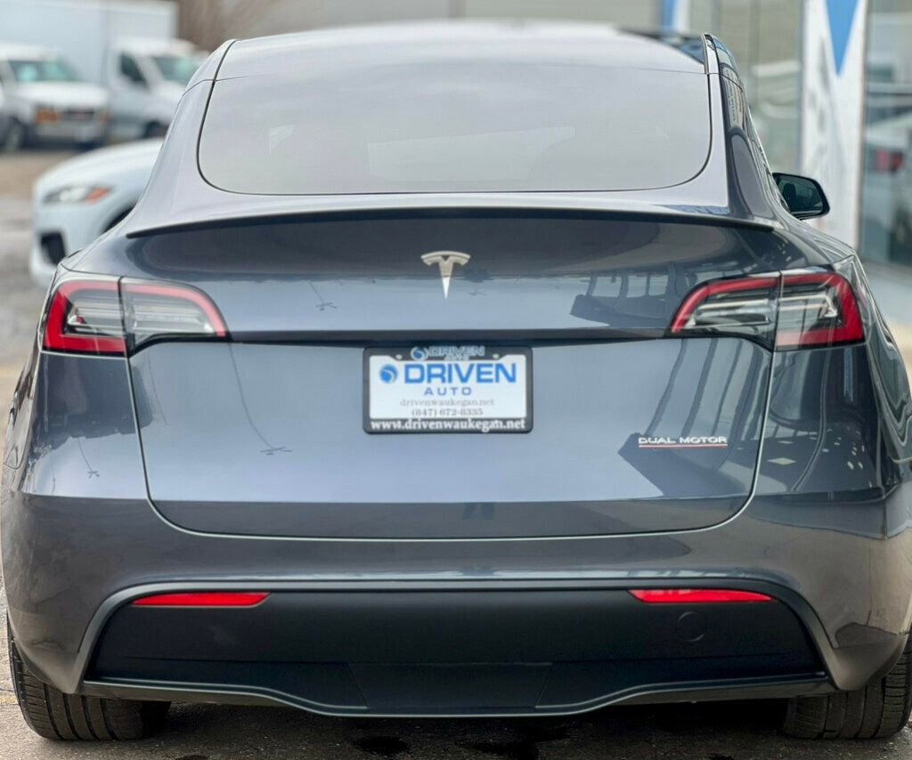 Used 2023 Tesla Model Y Performance image 4