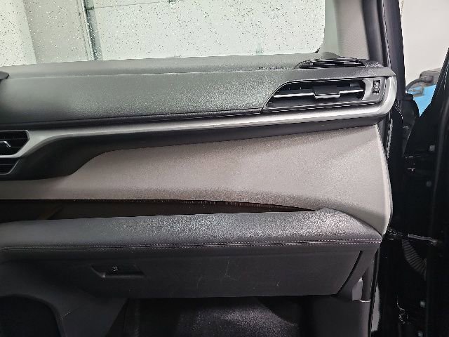 Certified 2023 Toyota Sienna XLE FWD image 41