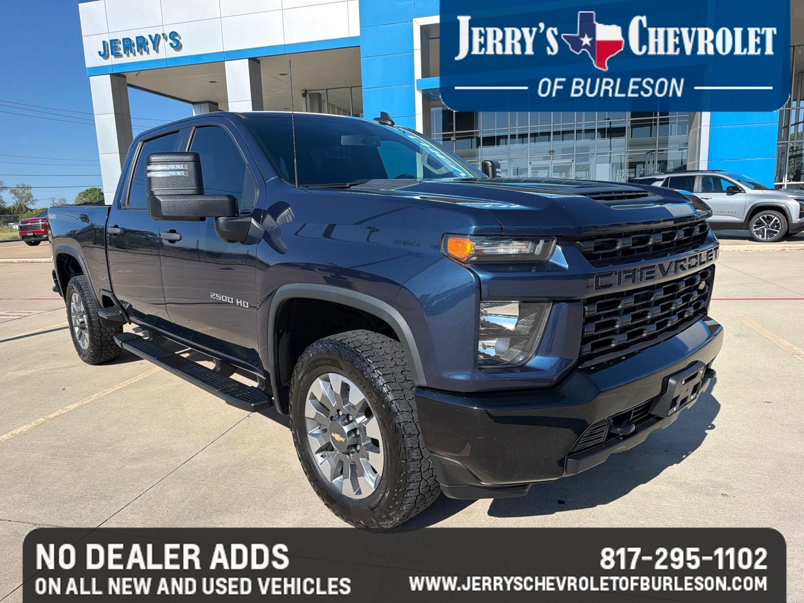 Used 2022 Chevrolet Silverado 2500 Custom w/ Custom Value Package AWD/4WD image 2