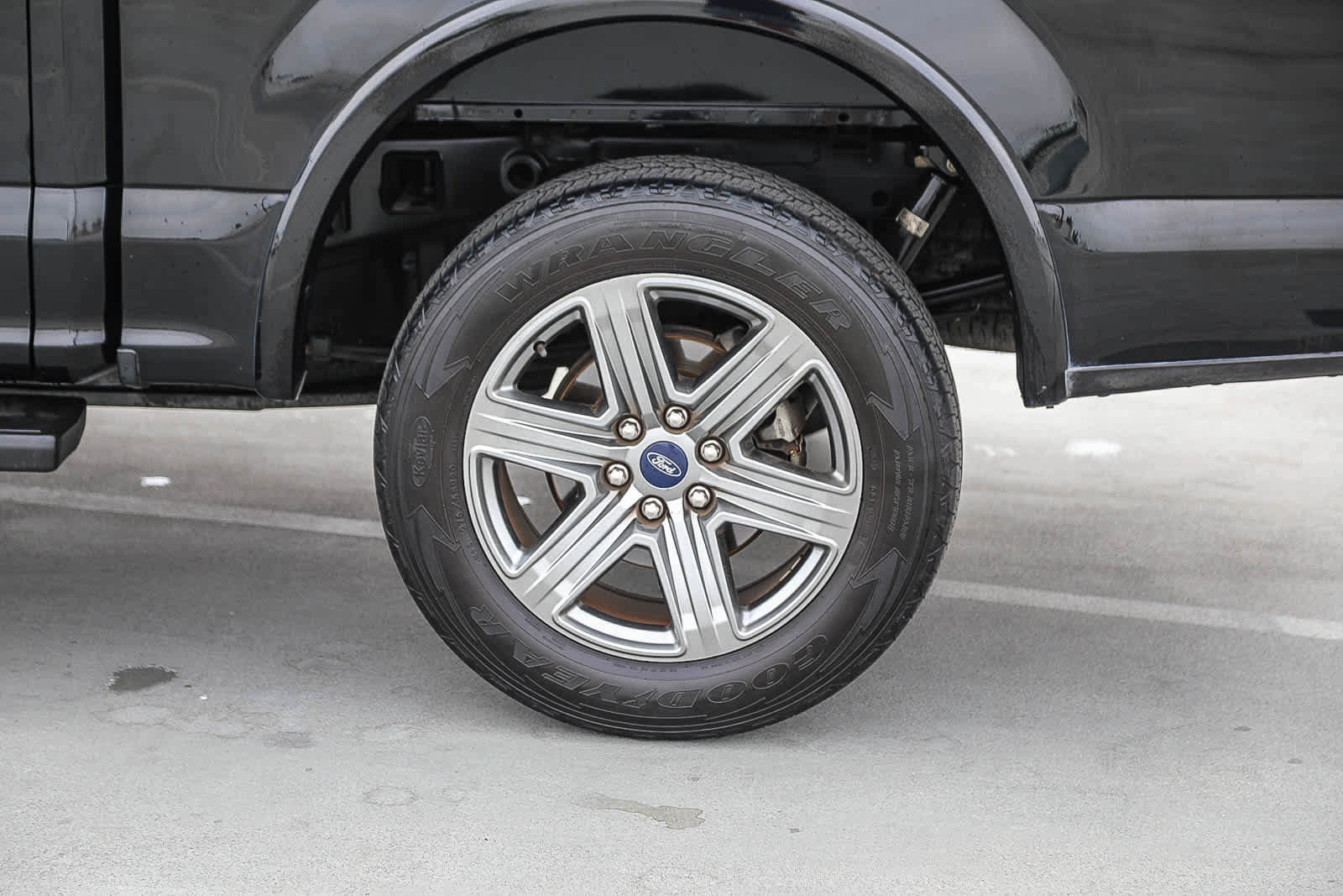 Used 2018 Ford F150 Lariat w/ Equipment Group 502A Luxury image 11