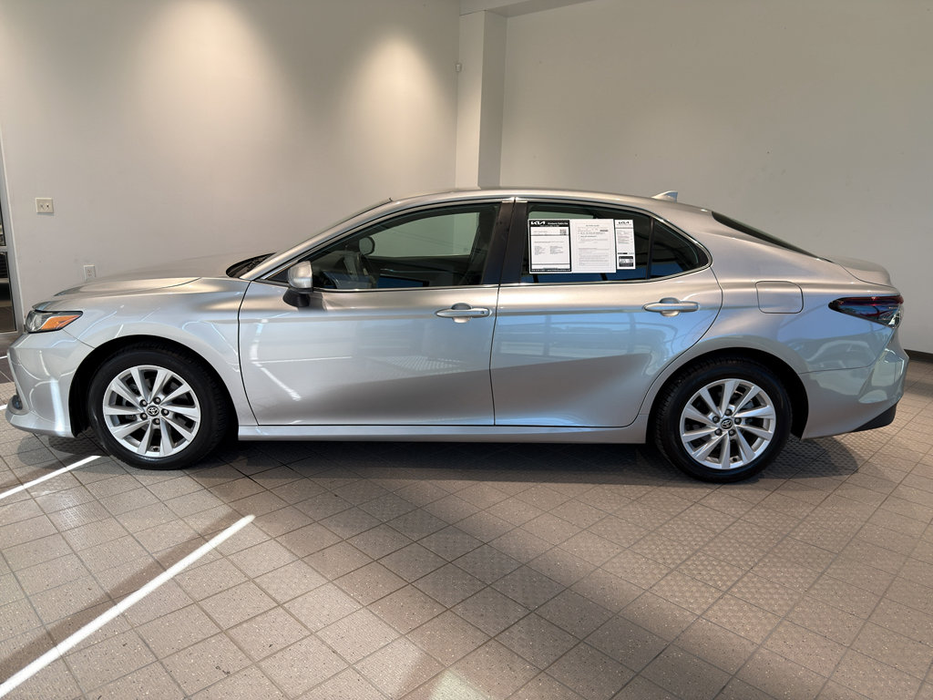 Used 2023 Toyota Camry LE image 2