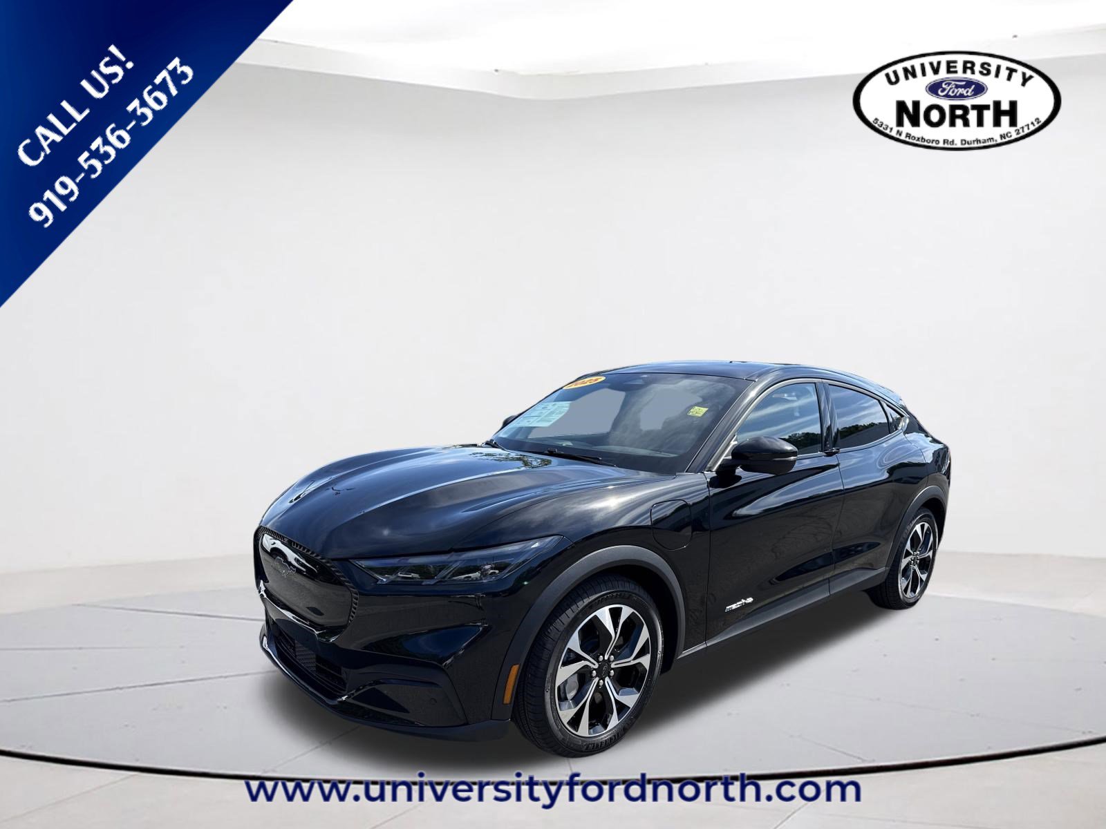 Used 2025 Ford Mustang Mach-E Select w/ Comfort Package Lite AWD/4WD image 3