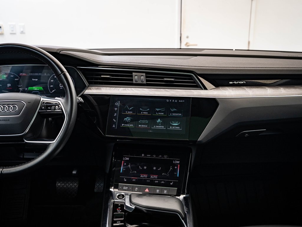 Used 2022 Audi e-tron Premium w/ Convenience Plus Package image 31