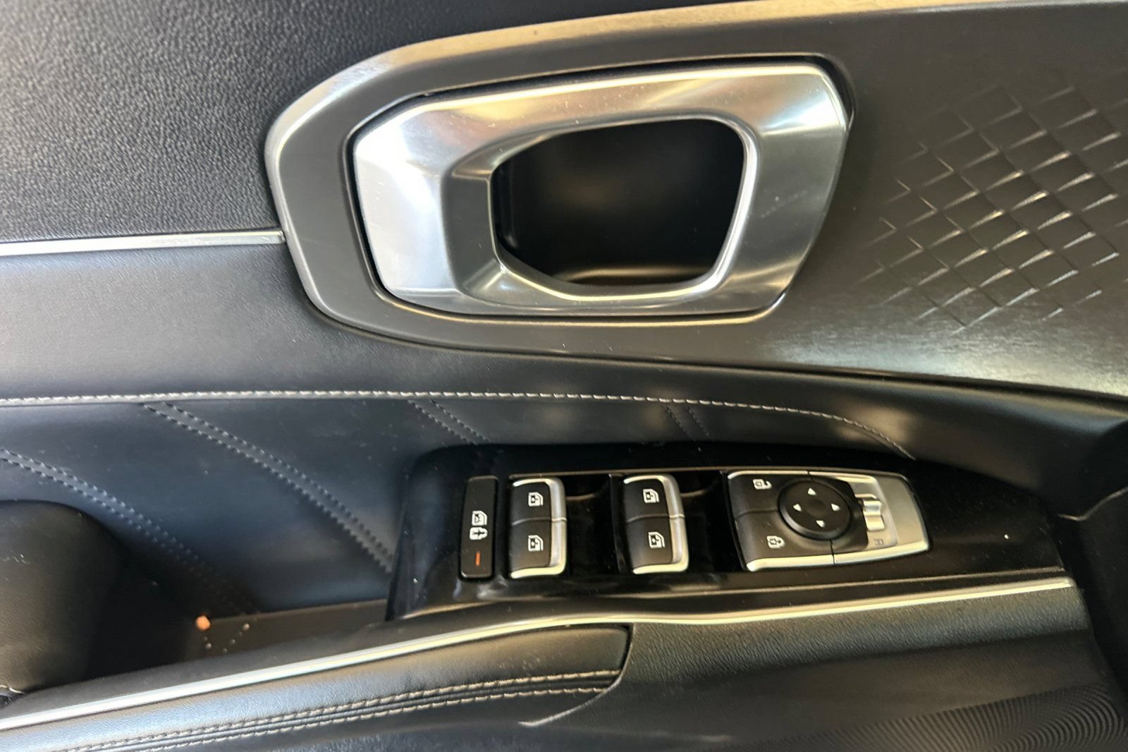 Used 2021 Kia Sorento SX AWD/4WD image 11