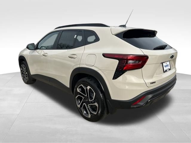 New 2026 Chevrolet Trax RS w/ Sunroof Package image 3