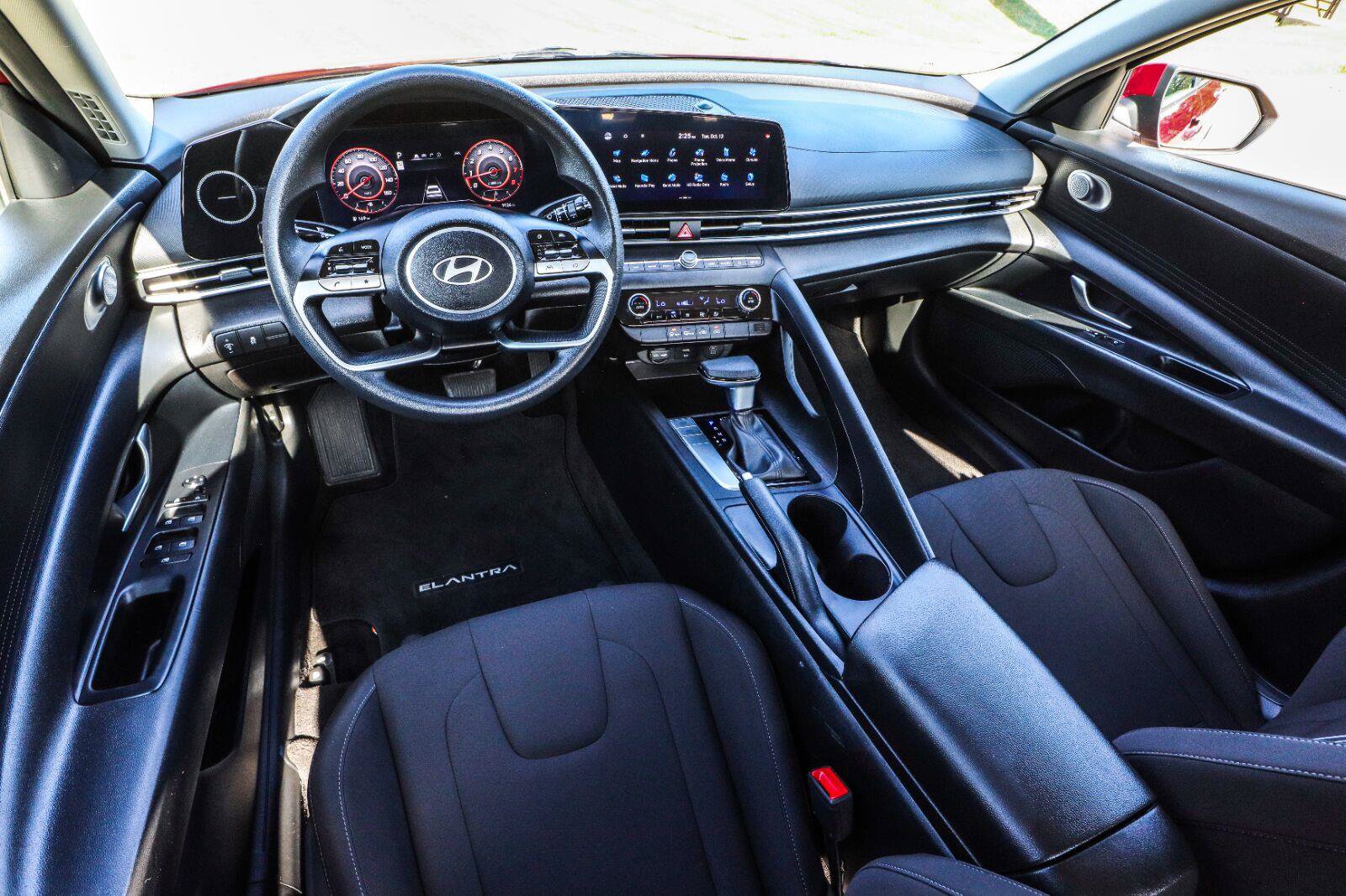 Used 2024 Hyundai Elantra SEL FWD image 22
