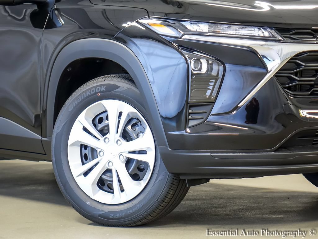 New 2026 Chevrolet Trax LS FWD image 4