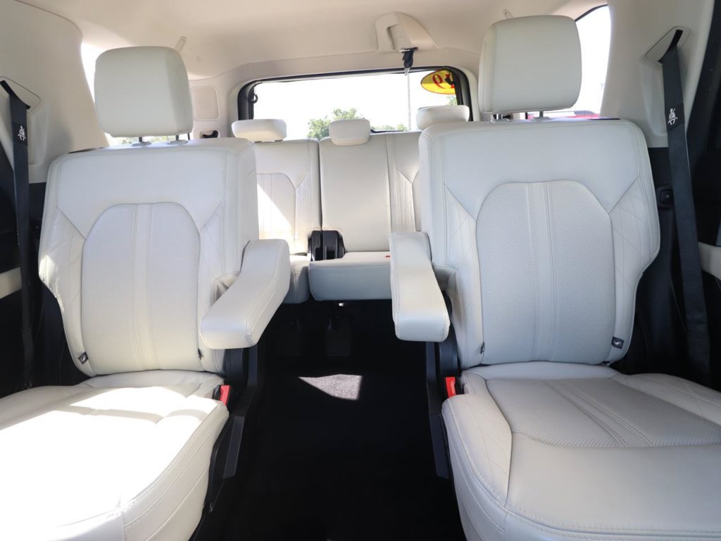 Used 2019 Ford Expedition Platinum RWD image 12