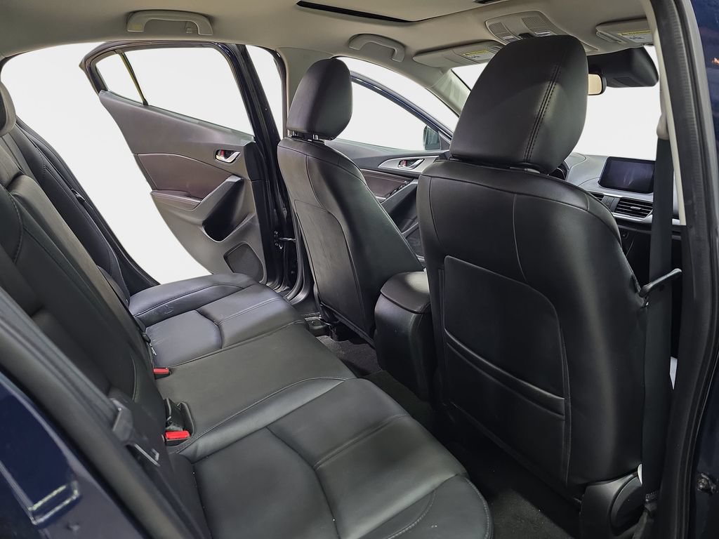 Used 2018 MAZDA MAZDA3 Touring FWD image 13