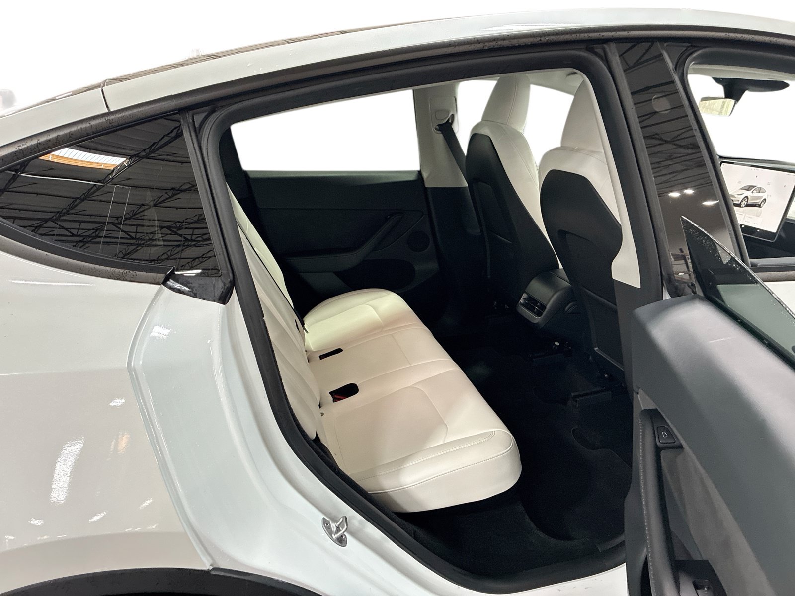 Certified 2023 Tesla Model Y Long Range AWD/4WD image 11