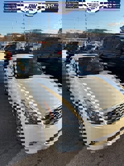 Used 2015 INFINITI Q60 Convertible w/ Premium Package image 1