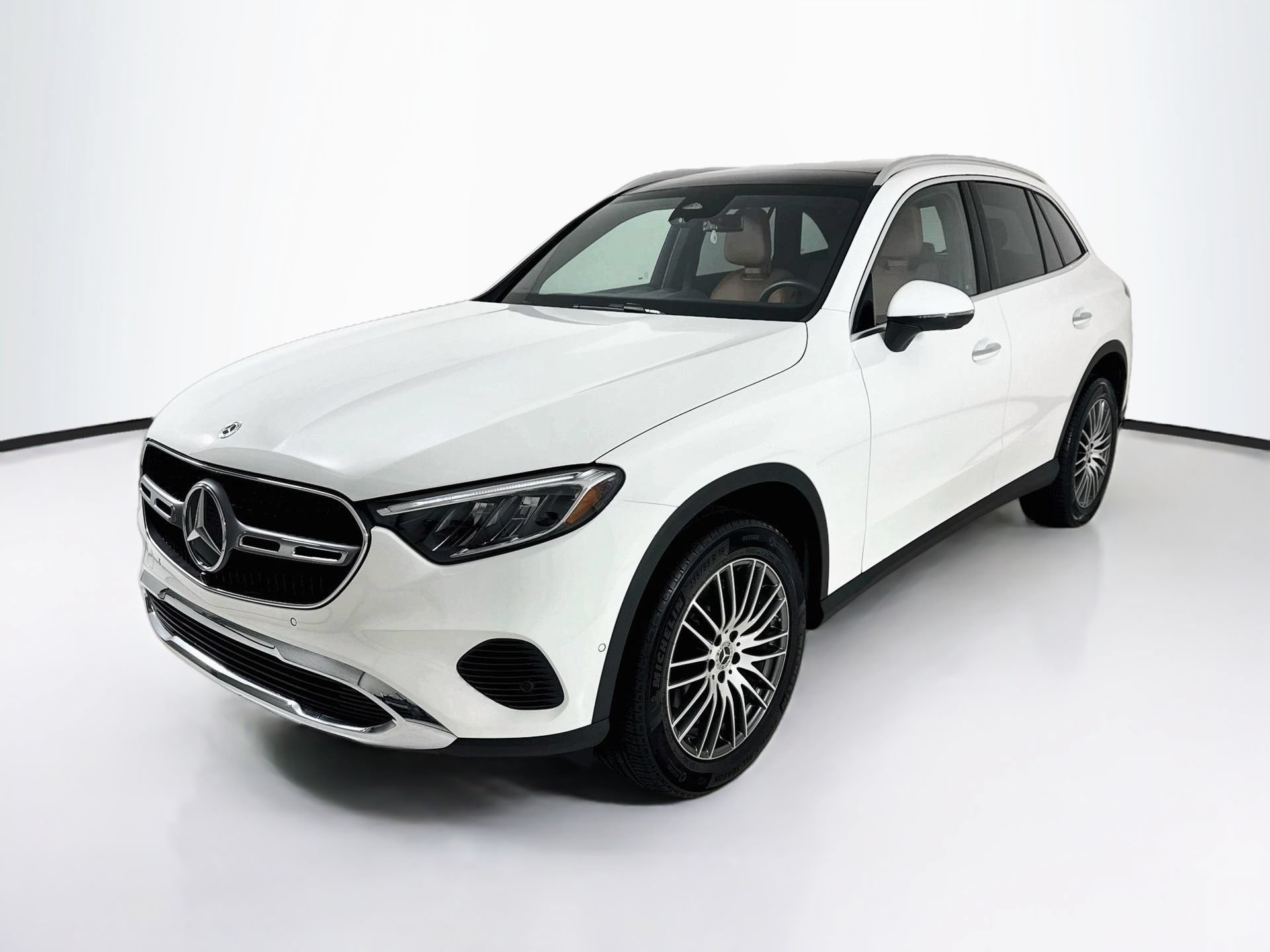 Used 2026 Mercedes-Benz GLC 300 4MATIC image 3
