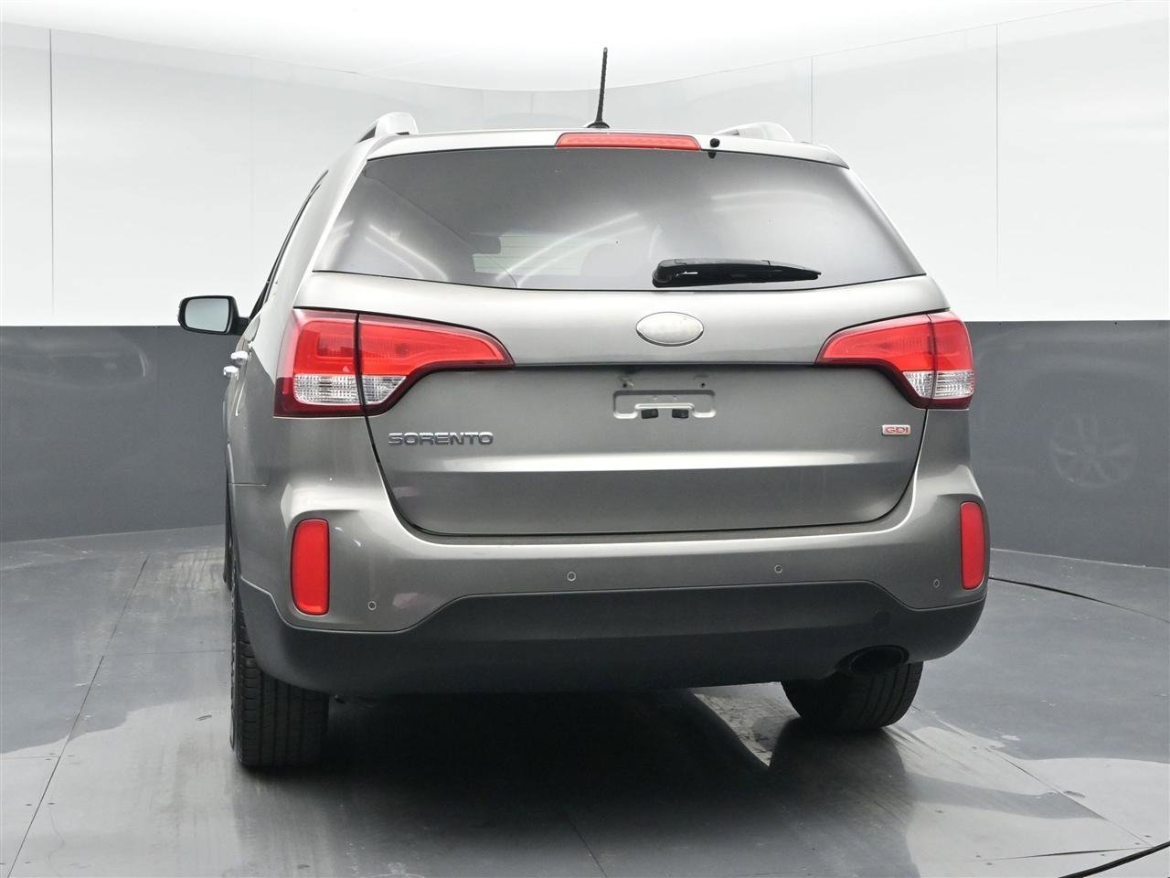 Used 2015 Kia Sorento LX image 6