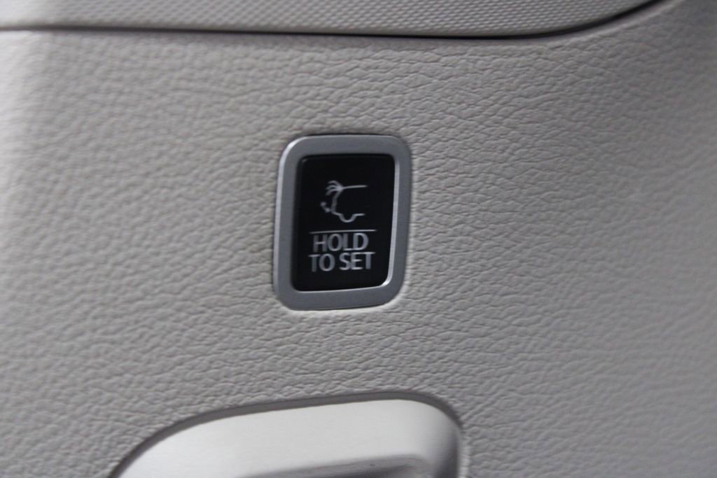 Used 2024 Jeep Wagoneer Series II image 17