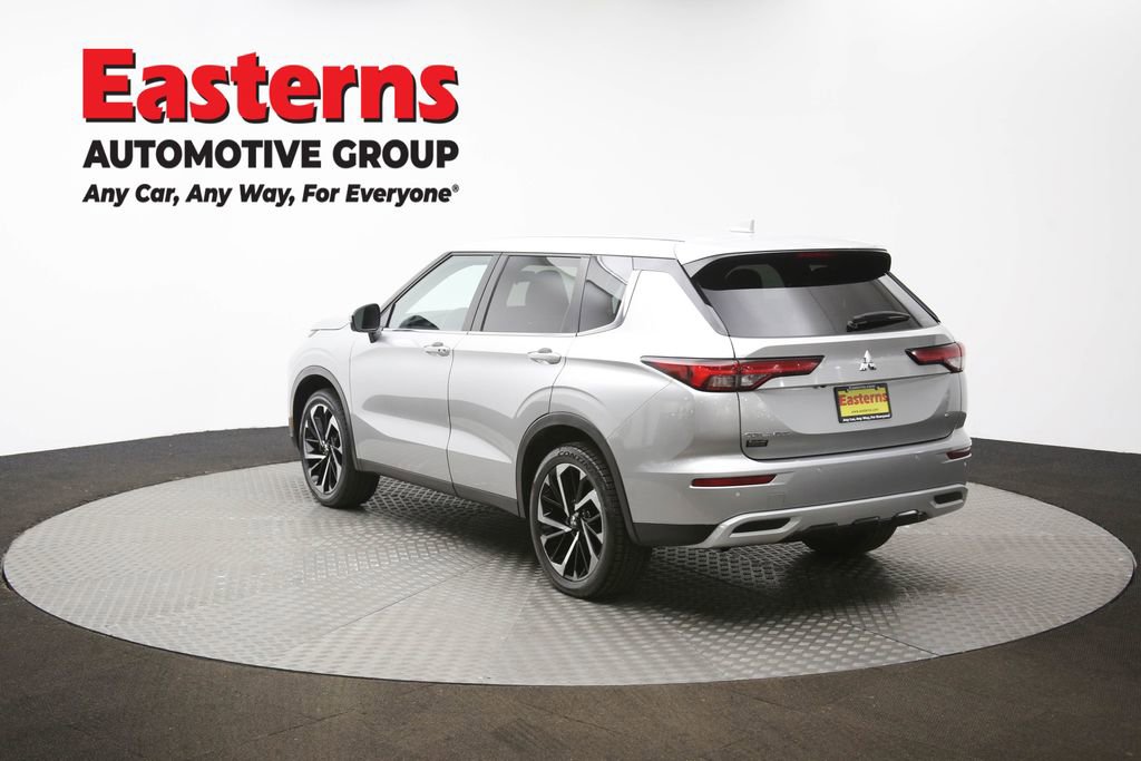 Used 2024 Mitsubishi Outlander SE image 63