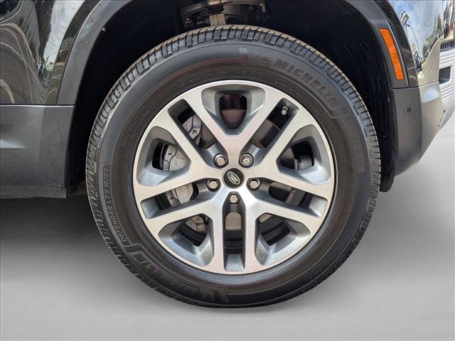 Used 2020 Land Rover Defender 110 HSE image 25