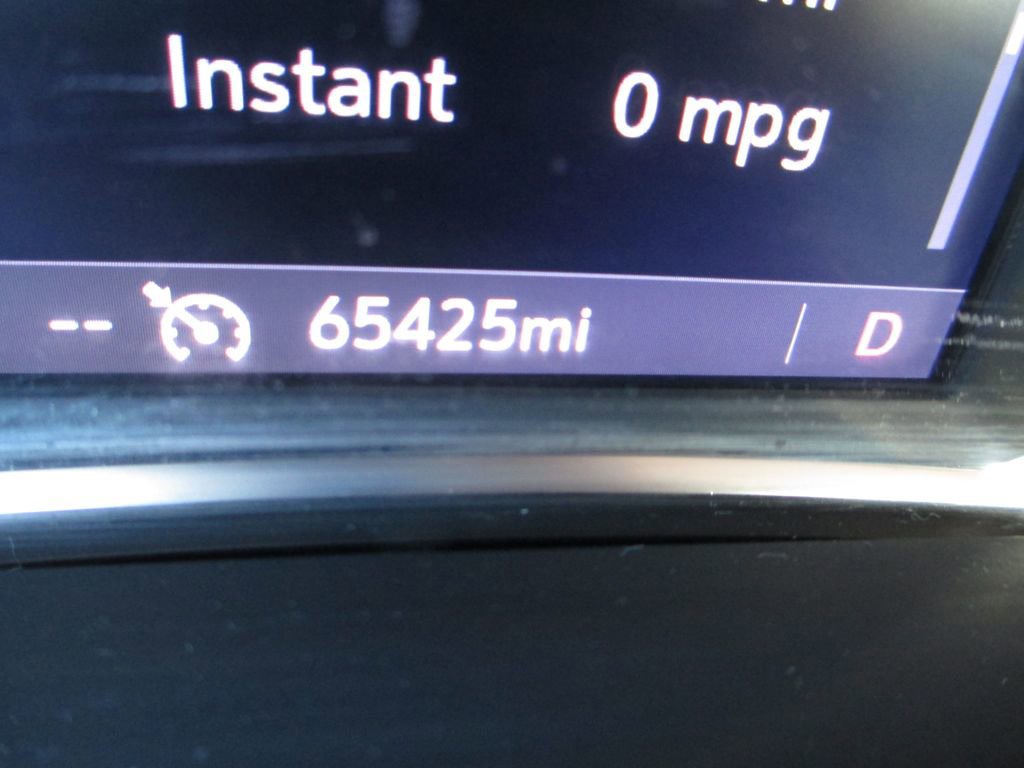 Used 2023 GMC Acadia SLT w/ Elevation Edition image 29