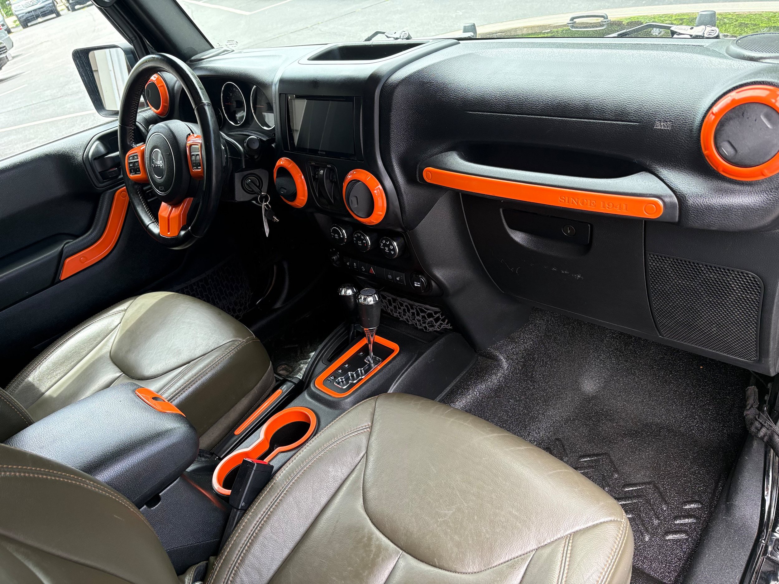 Used 2017 Jeep Wrangler Sahara AWD/4WD image 26