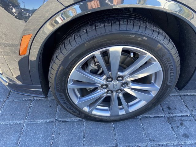 Certified 2023 Cadillac XT6 Premium Luxury image 9