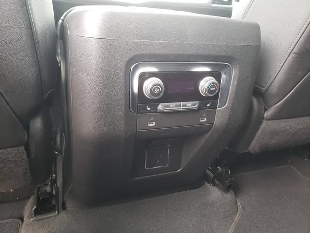 Used 2022 GMC Yukon XL AT4 AWD/4WD image 16