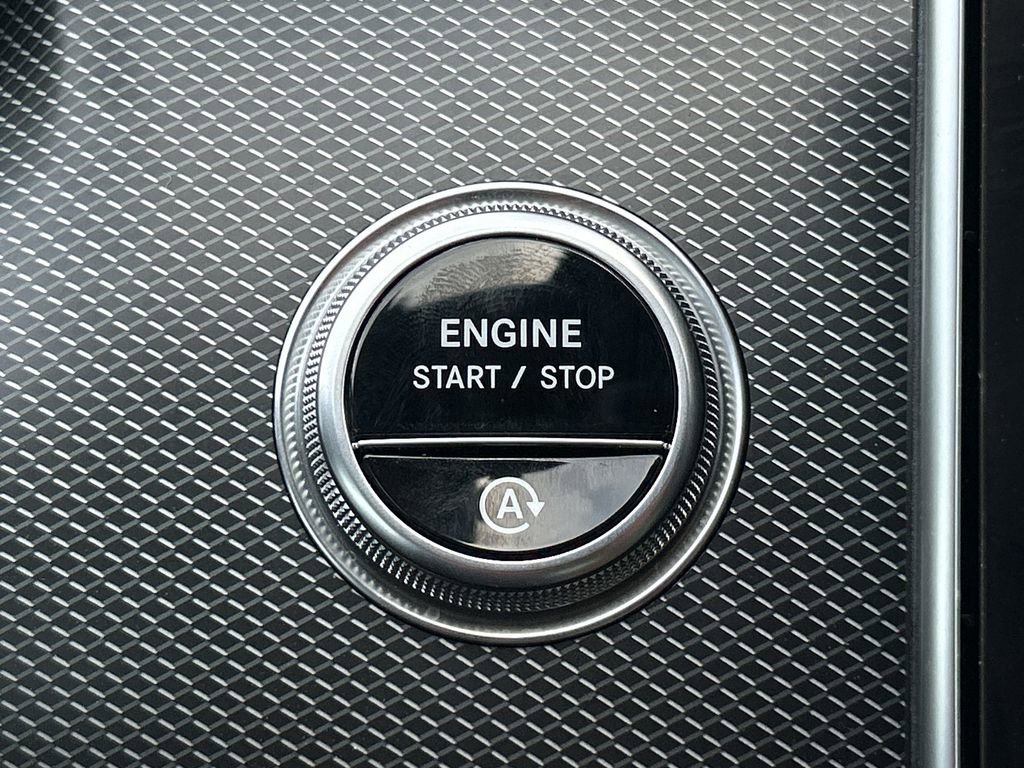 Used 2024 Mercedes-Benz C 300 Sedan image 17