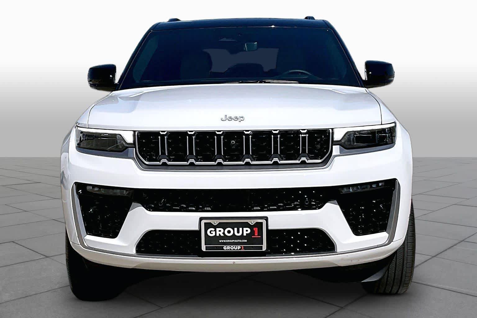 Used 2026 Jeep Grand Cherokee Summit w/ Adv Protech Group IV AWD/4WD image 4