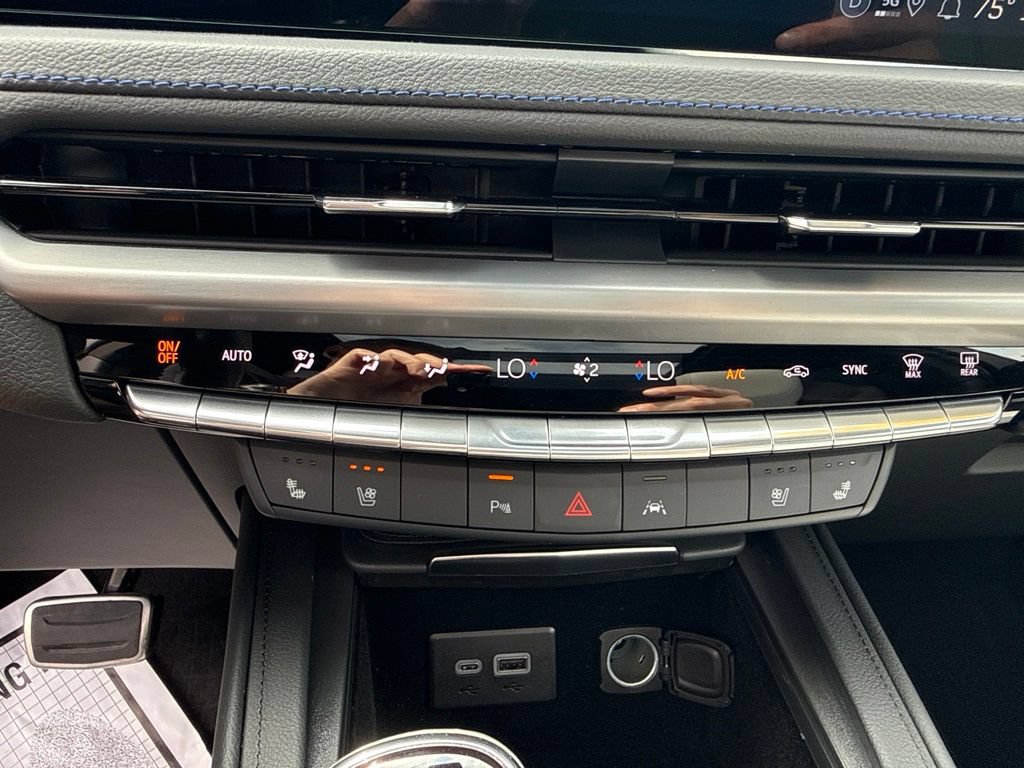 Used 2025 Cadillac XT4 Sport AWD/4WD image 30