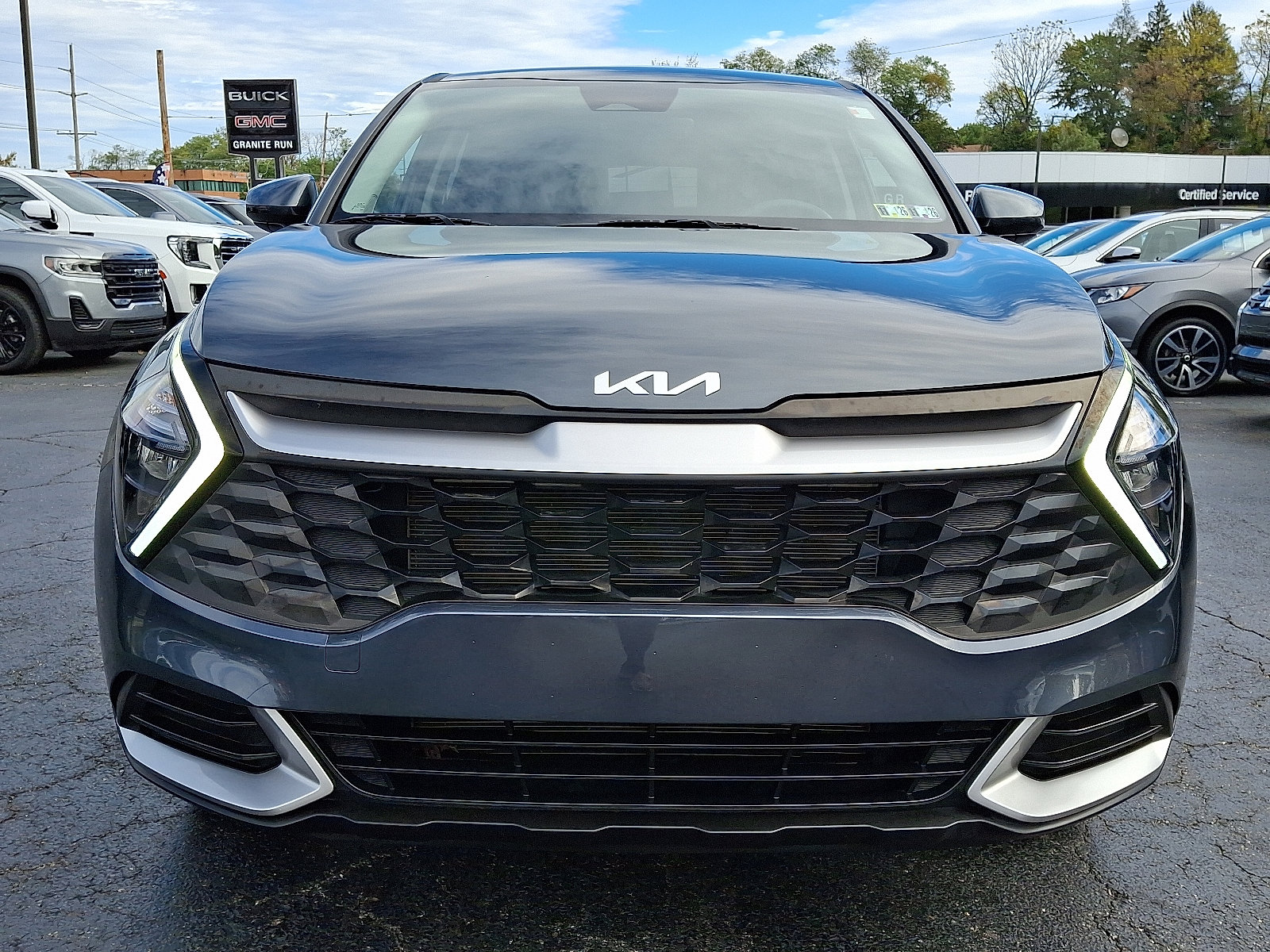 Used 2023 Kia Sportage LX image 2