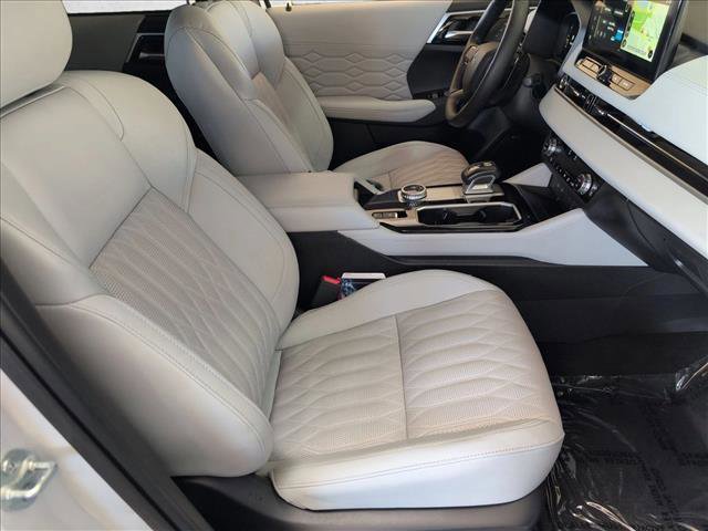 Used 2025 Mitsubishi Outlander SEL image 23