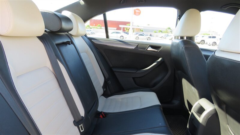 Used 2018 Volkswagen Jetta SE FWD image 18