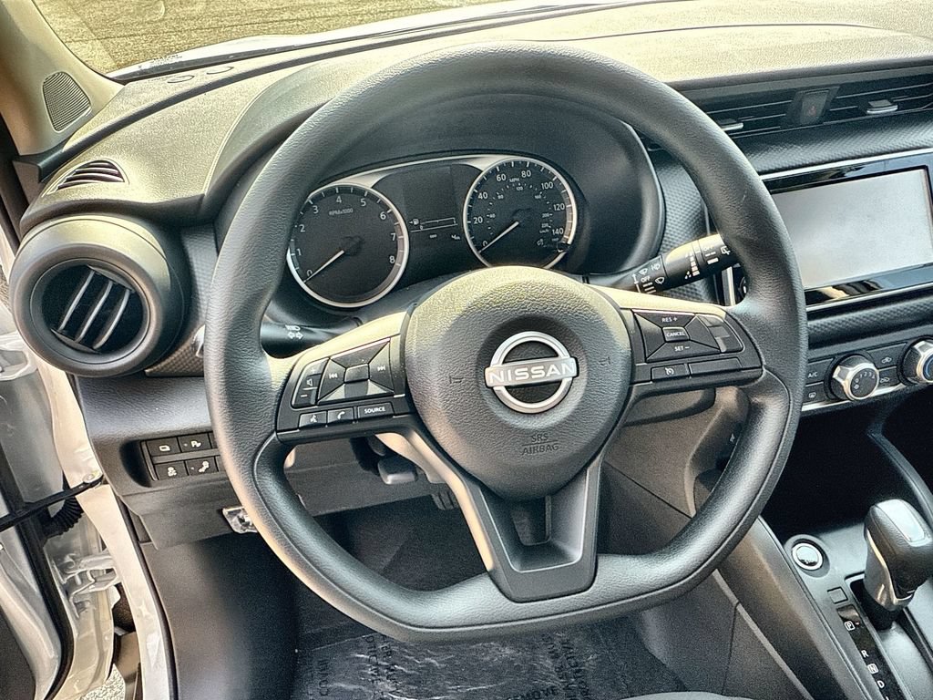 New 2025 Nissan Kicks Play S FWD image 11