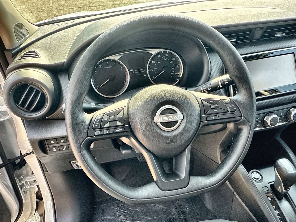 New 2025 Nissan Kicks Play S image 11