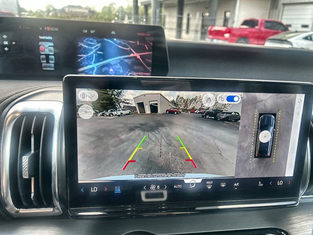 Used 2025 Ford Expedition Platinum image 23