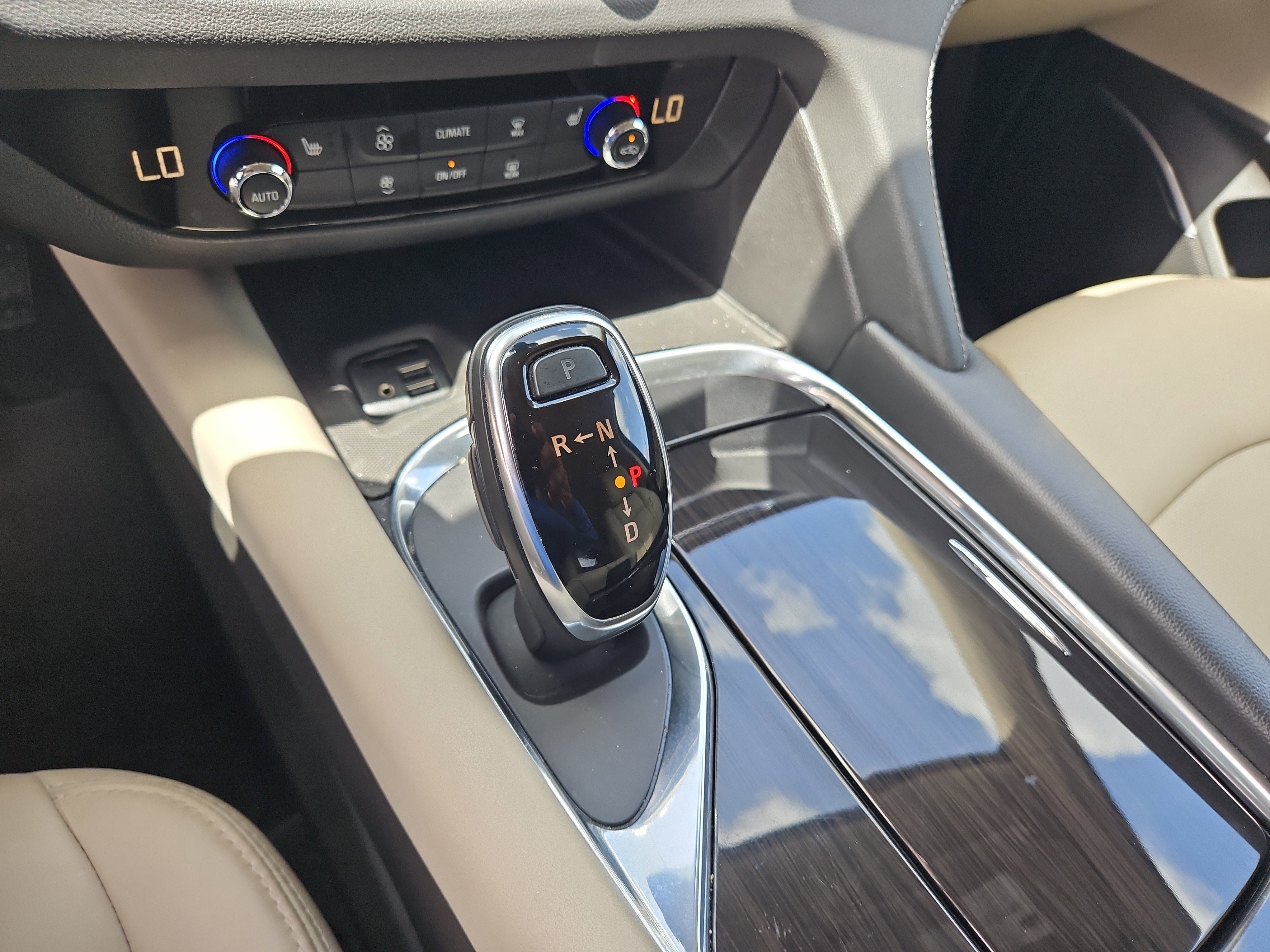 Used 2021 Buick Enclave Essence image 22