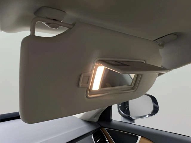 Used 2025 Volvo XC90 T8 Plus w/ Protection Package Premier AWD/4WD image 59