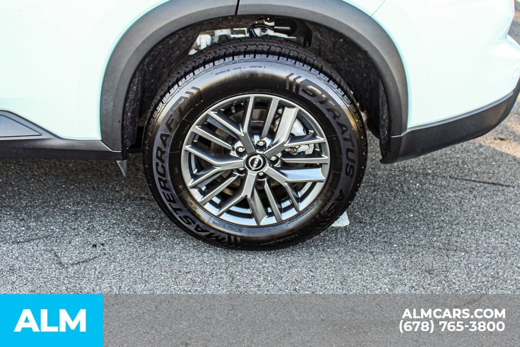 Used 2024 Nissan Rogue S FWD image 15