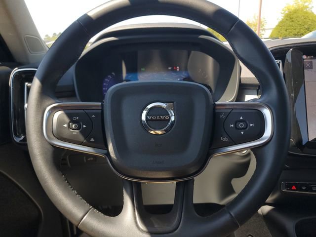 Used 2023 Volvo XC40 B5 Plus w/ Climate Package image 23