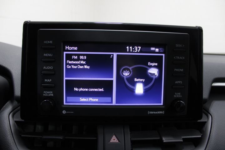 Used 2021 Toyota RAV4 LE image 3