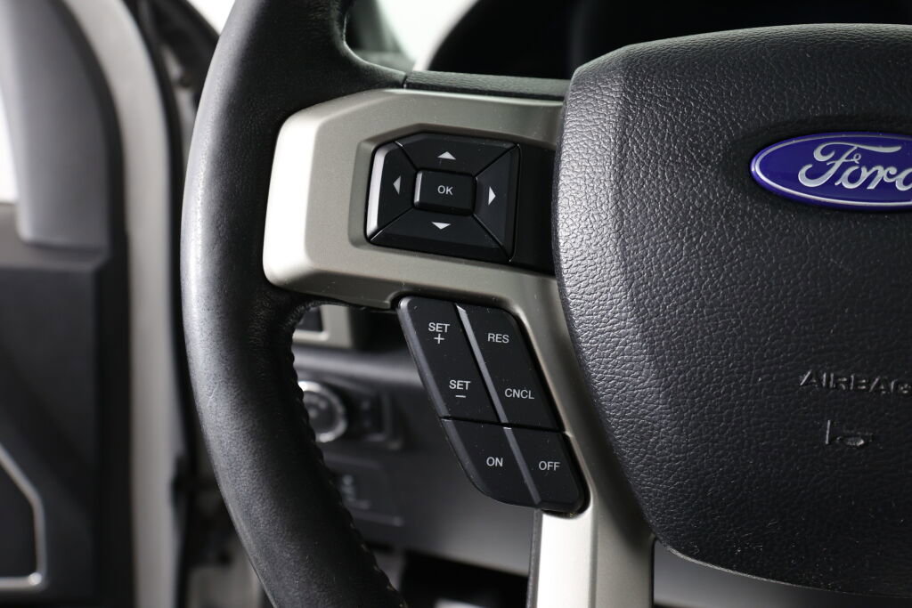 Used 2017 Ford F150 Lariat w/ Equipment Group 502A Luxury AWD/4WD image 33